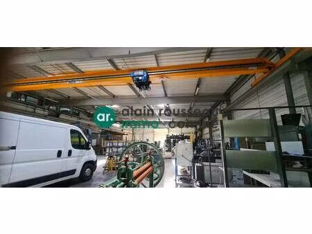 vente local d'activités 2 300 m²