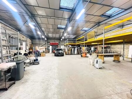 vente local d'activités 370 m² à 877 m²