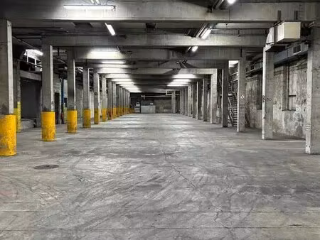 vente local d'activités 2 500 m²