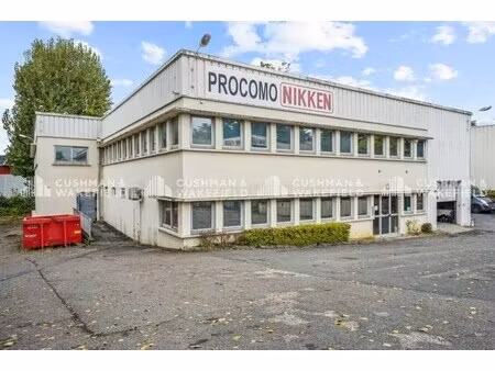 vente local d'activités 1 285 m²