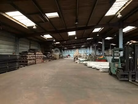 vente local d'activités 4 312 m²