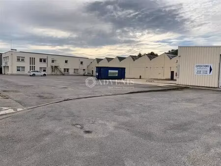 vente local d'activités 4 400 m²
