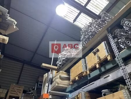 vente local d'activités 600 m²