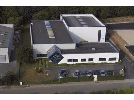 vente local d'activités 1 340 m²