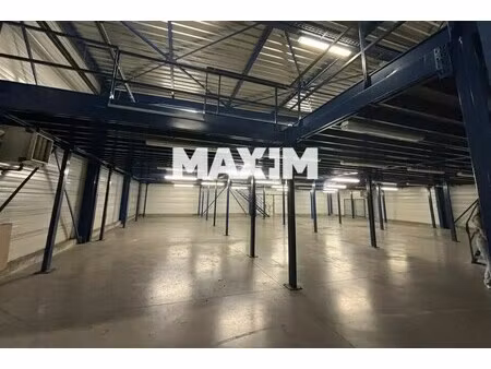 vente local d'activités 902 m²