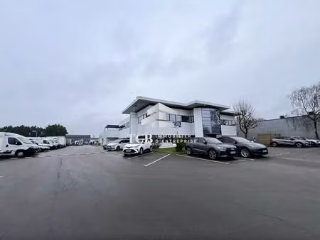 vente entrepôt 2 358 m²