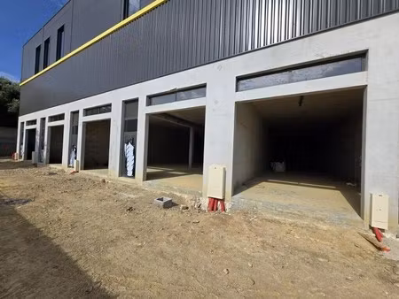 vente entrepôt 135 m²
