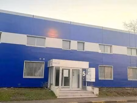 vente local d’activités acheres 78260 2400m²