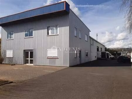 vente local d'activités 685 m²