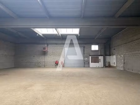 location entrepôt 750 m²