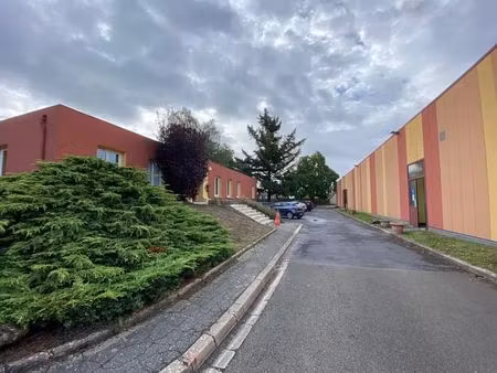 vente local d'activités 8 110 m²
