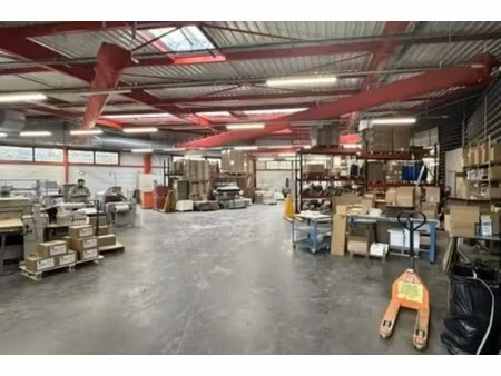 vente local d'activités 3 000 m²