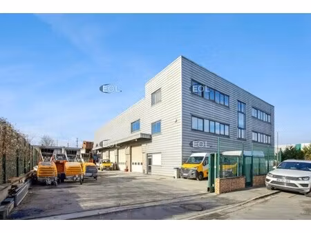 vente local d'activités 1 545 m²