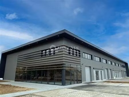 vente local d'activités 374 m²