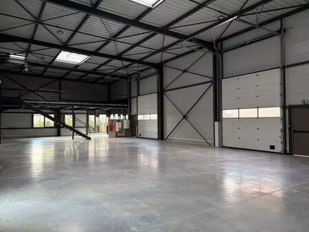 vente local d’activités jons 69330 531m²