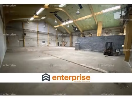 location local d'activités 750 m²