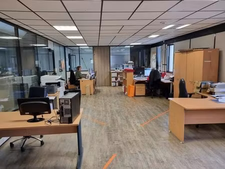 vente local d'activités 2 200 m²