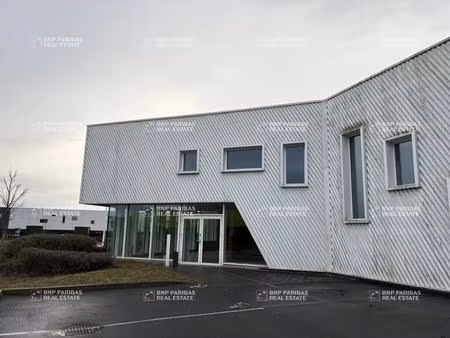 location local d'activités 1 200 m²