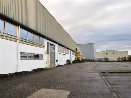 vente local d'activités 2 344 m²