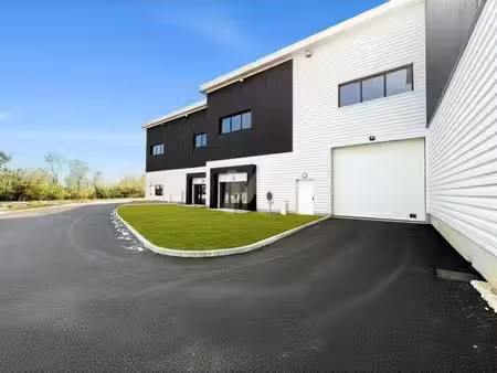 vente local d’activités 367m² à 3764m²