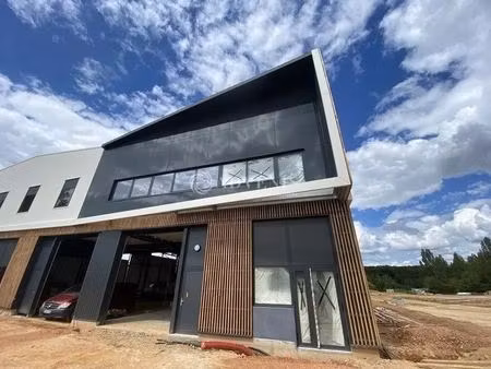 vente local d'activités 1 488 m²