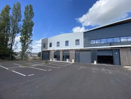 vente local d'activités 466 m² à 15 305 m²