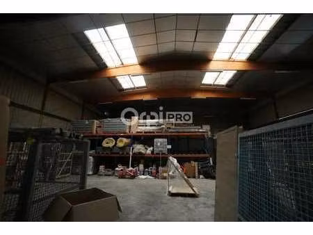 vente local d'activités 1 424 m²