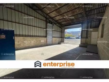 location local d'activités 520 m²