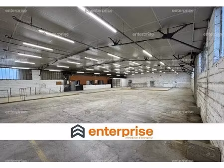 location local d'activités 655 m²
