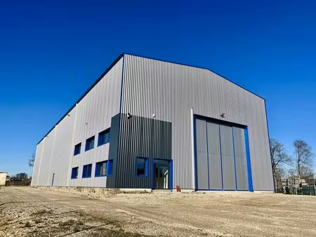 vente local d'activités 1 540 m²