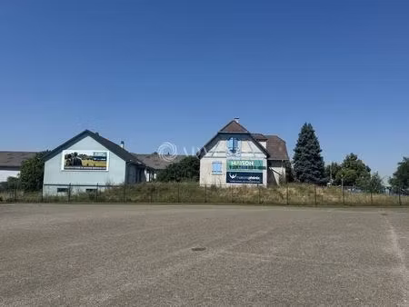 vente local d'activités 607 m²