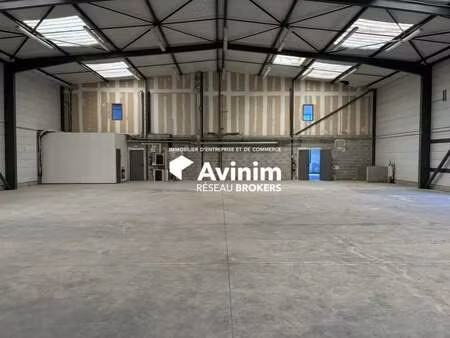 location entrepôt 840 m²