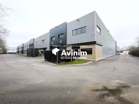 location entrepôt buc 78530 1000m² à 2038m²