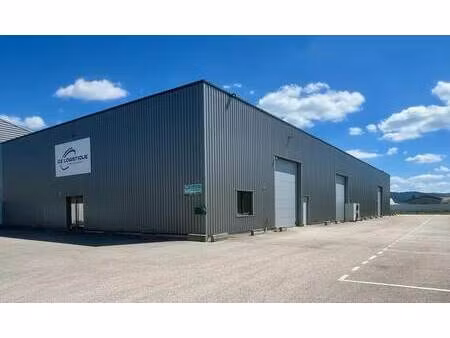vente entrepôt 1 000 m²