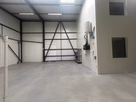 location local d'activités 340 m²