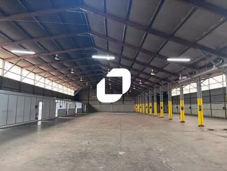 location local d'activités 2 160 m²