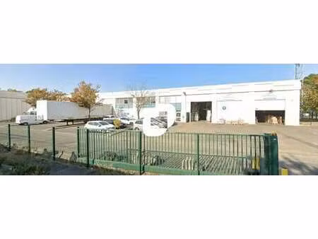 location local d'activités 582 m² à 1 212 m²