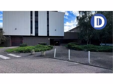 vente local d'activités 1 336 m²