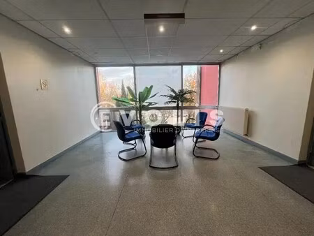 location bureaux 15 m² à 219 m²