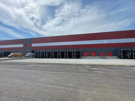 location entrepôt 320 m² à 31 245 m²