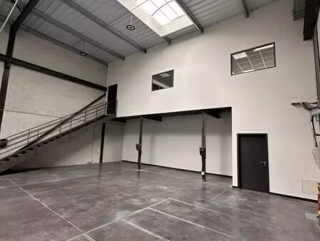 location entrepôt colomiers 31770 650m²