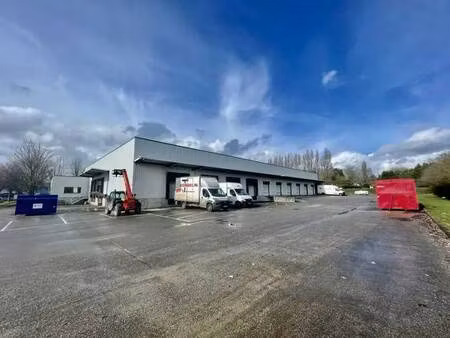 location entrepôt 1 816 m²