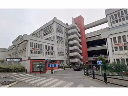 vente entrepôt 2 858 m²