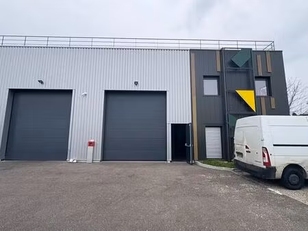 location entrepôt 353 m²