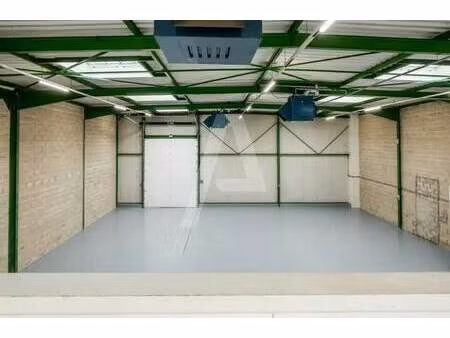 location entrepôt 606 m² à 3 174 m²