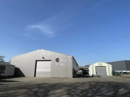 location entrepôt 150 m² à 530 m²