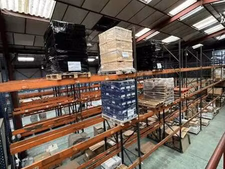 location local d'activités 1 391 m²