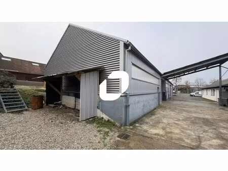 location local d'activités 200 m²