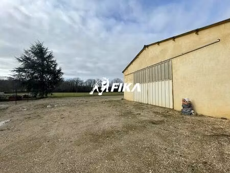 location local d'activités 450 m²