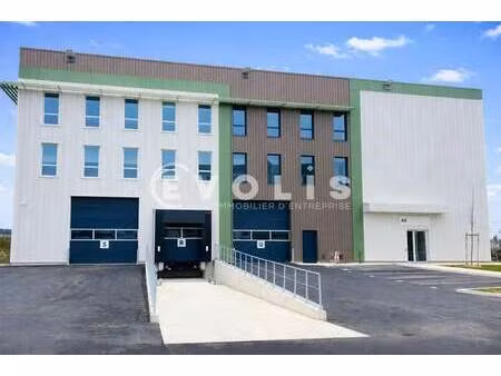 location local d'activités 1 543 m²